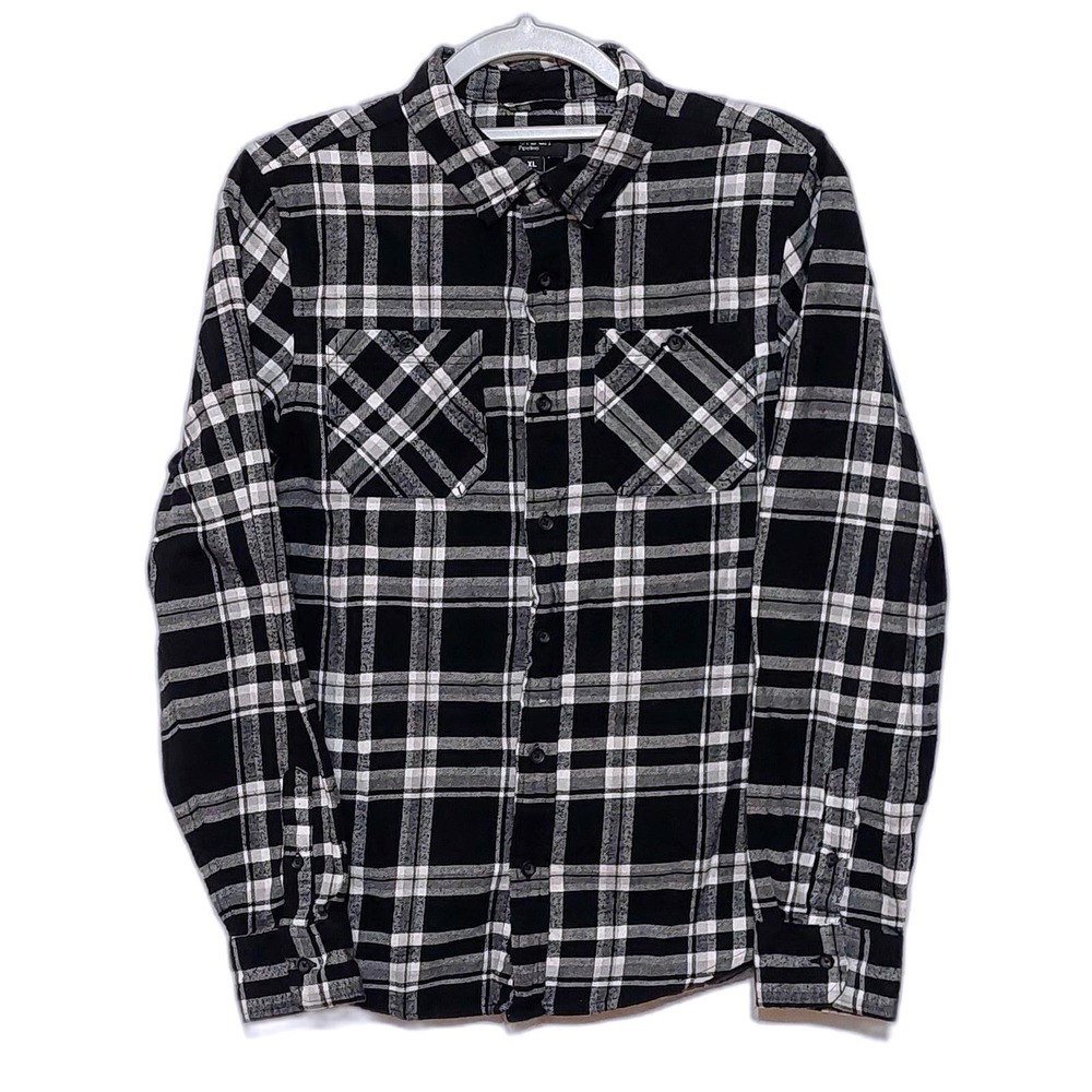 URBAN PIPELINE BLACK WHITE PLAID FLANNEL LONG SLEEVE BUTTON DOWN WOMENS XL